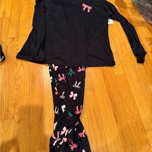 Womems bowPajamas with Pink and Green Bows